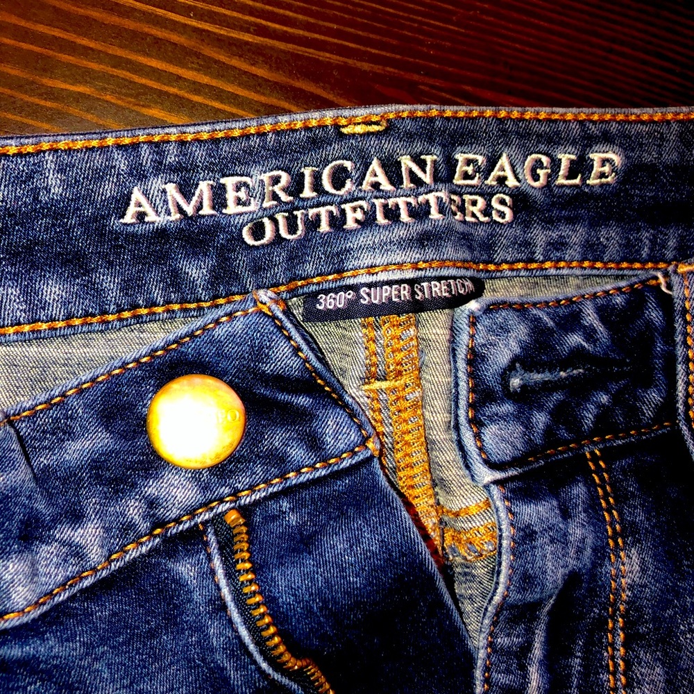 American Eagle Outfitter Women’s Ripped Hi Rise Jeggings